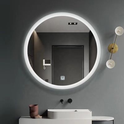 Touchscreen LED badkamerspiegel met grote sensor schakelaar en moderne design stijl