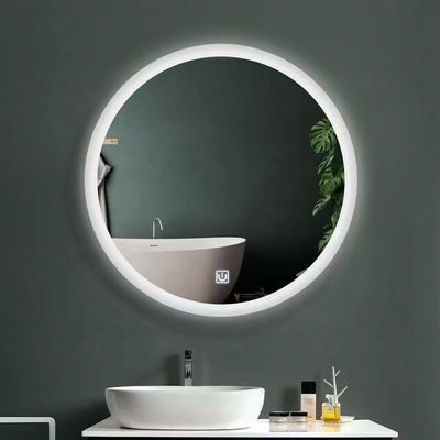 Touchscreen LED badkamerspiegel met grote sensor schakelaar en moderne design stijl